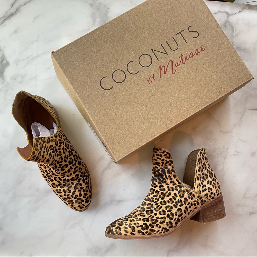 COCONUTS by Matisse Leopard Booties size 7.5